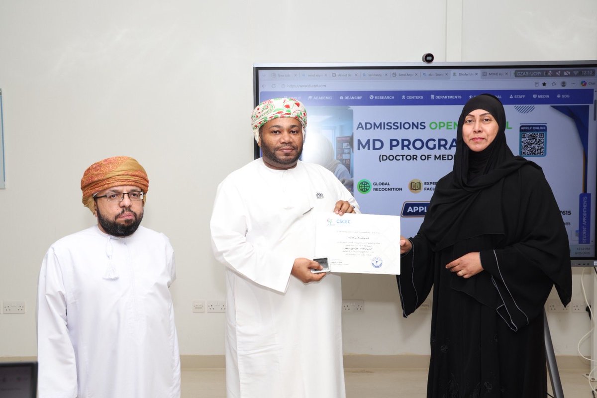 dh_university's tweet photo. جامعة ظفار | تمكينٌ بالمعرفة… ومهاراتٌ تصنع المستقبل

ضمن النسخة الثانية من برنامج التمكين الصيفي 2025/2026م، نظّمت جامعة ظفار ممثلةً بمركز خدمة المجتمع والتعليم المستمر، بالتعاون مع وزارة العمل، برنامجين تدريبيين متخصصين:

💻 أساسيات الحاسب الآلي لذوي الإعاقة
⚡ أساسيات الهندسة الكهربائية والإلكترونية

وتأتي هذه البرامج لتعزيز المهارات الرقمية والتقنية، ودعم التعلم المستمر، ورفع جاهزية المشاركين لمتطلبات سوق العمل، تأكيدًا على دور الجامعة في خدمة المجتمع وبناء القدرات الوطنية.

🤝 شراكةٌ تُثمر معرفة، وتمكينٌ يفتح آفاق المستقبل.

@Labour_oman

#جامعة_ظفار #Dhofar_University #التمكين_الصيفي #وزارة_العمل #تمكين #تنمية_المهارات #التدريب #سوق_العمل #خدمة_المجتمع #التعلم_المستمر #عمان #رؤية_عمان