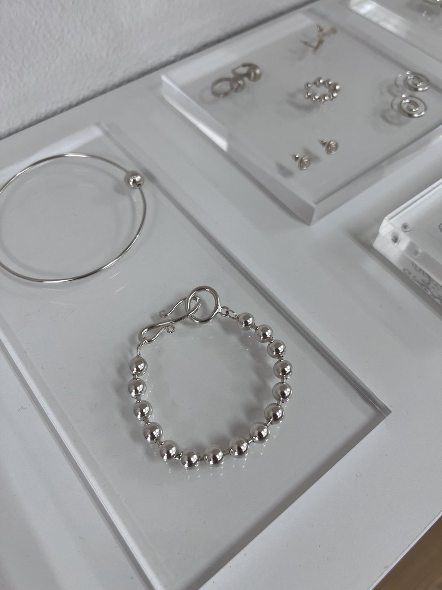 thepulse_shop's tweet photo. FILLOW ໒꒱࿐
accessories เครื่องเงินอีกแบรนด์ที่อยากให้รู้จักกัน คือชีเกาหลีตะโกนมาก แหวน กำไล สร้อย มาครบ เป็นดีไซน์ใหม่ๆไม่ค่อยซ้ำใคร พสเกาถูกใจกันมากฮะ 🏹🪽

#พร้อมส่ง #accessories 
#พรีเกาหลี #พรีออเดอร์เกาหลี https://t.co/j8guFqhwZe