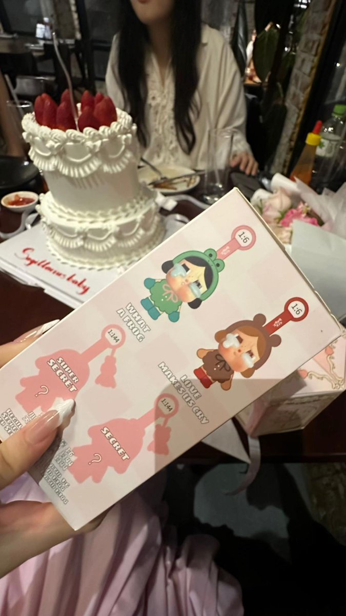 AlLournes's tweet photo. 何かの感情がうまく言葉にできないとき、心の深淵を覗き込んでみる。自分でも扱いかねる感覚に、なんとなく気圧されてるのかも。 https://t.co/kl1OVt0gDM