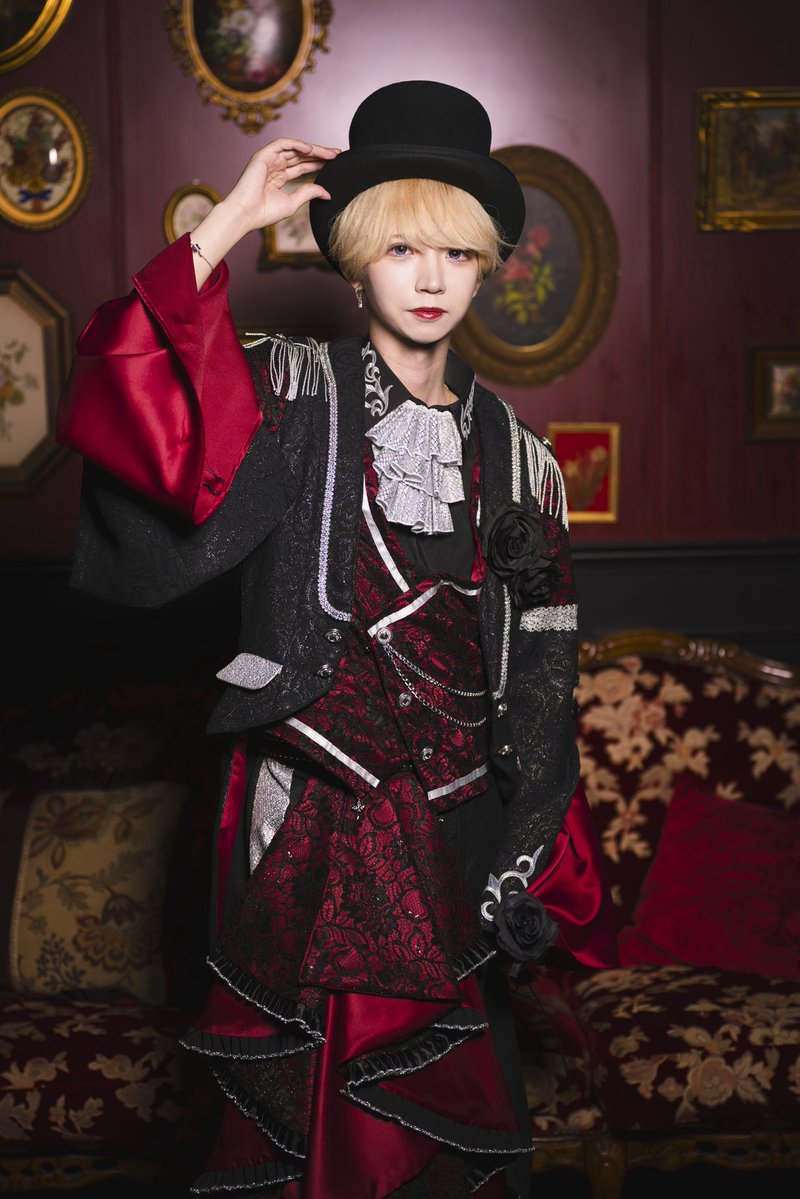 STRAYDOGs_FP tweet picture
