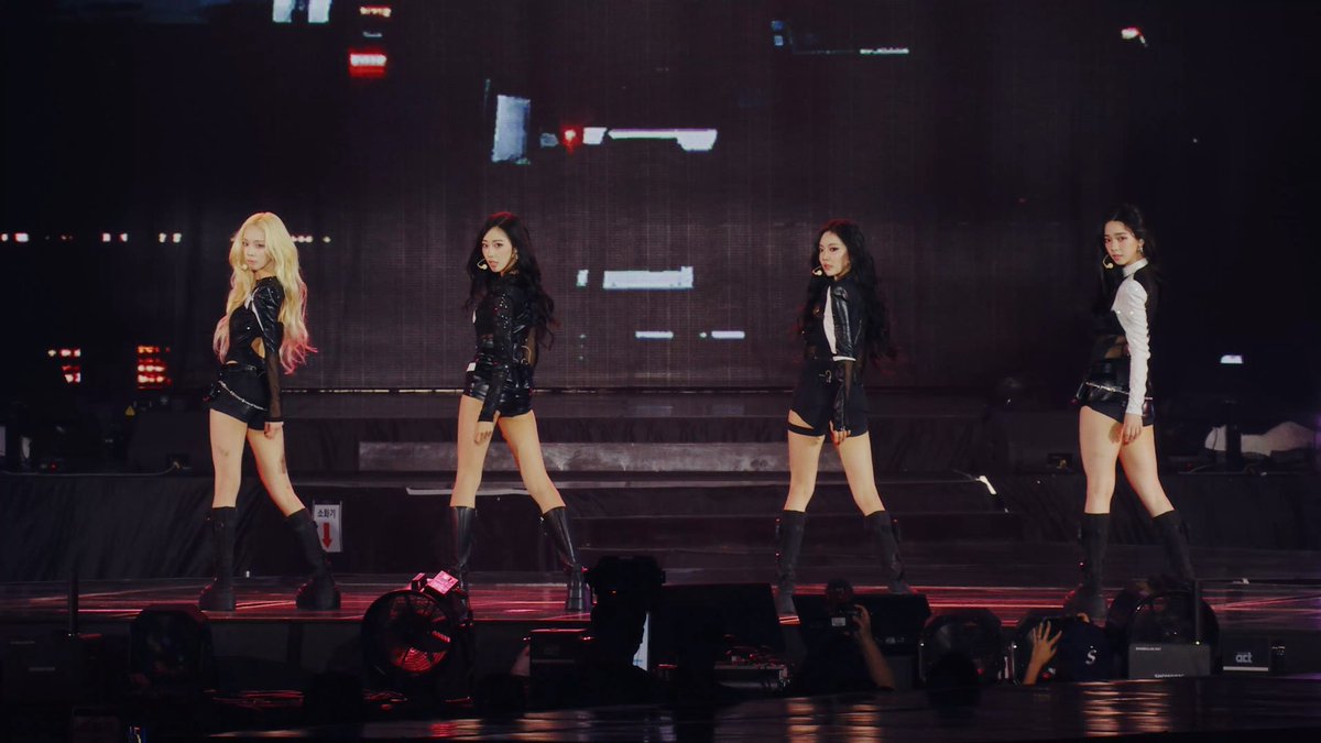 aespa_official's tweet photo. aespa 에스파 'Switchblade (Feat. Ty Dolla $ign)' @ 2026-27 aespa LIVE TOUR - SYNK : COMPLæXITY -

https://t.co/ccbNDkBPNa

#aespa #æspa #에스파
#Switchblade #aespaSwitchblade
#SYNK_COMPLaeXITY
#aespa_SYNK_COMPLaeXITY https://t.co/mM1lmtNNaP