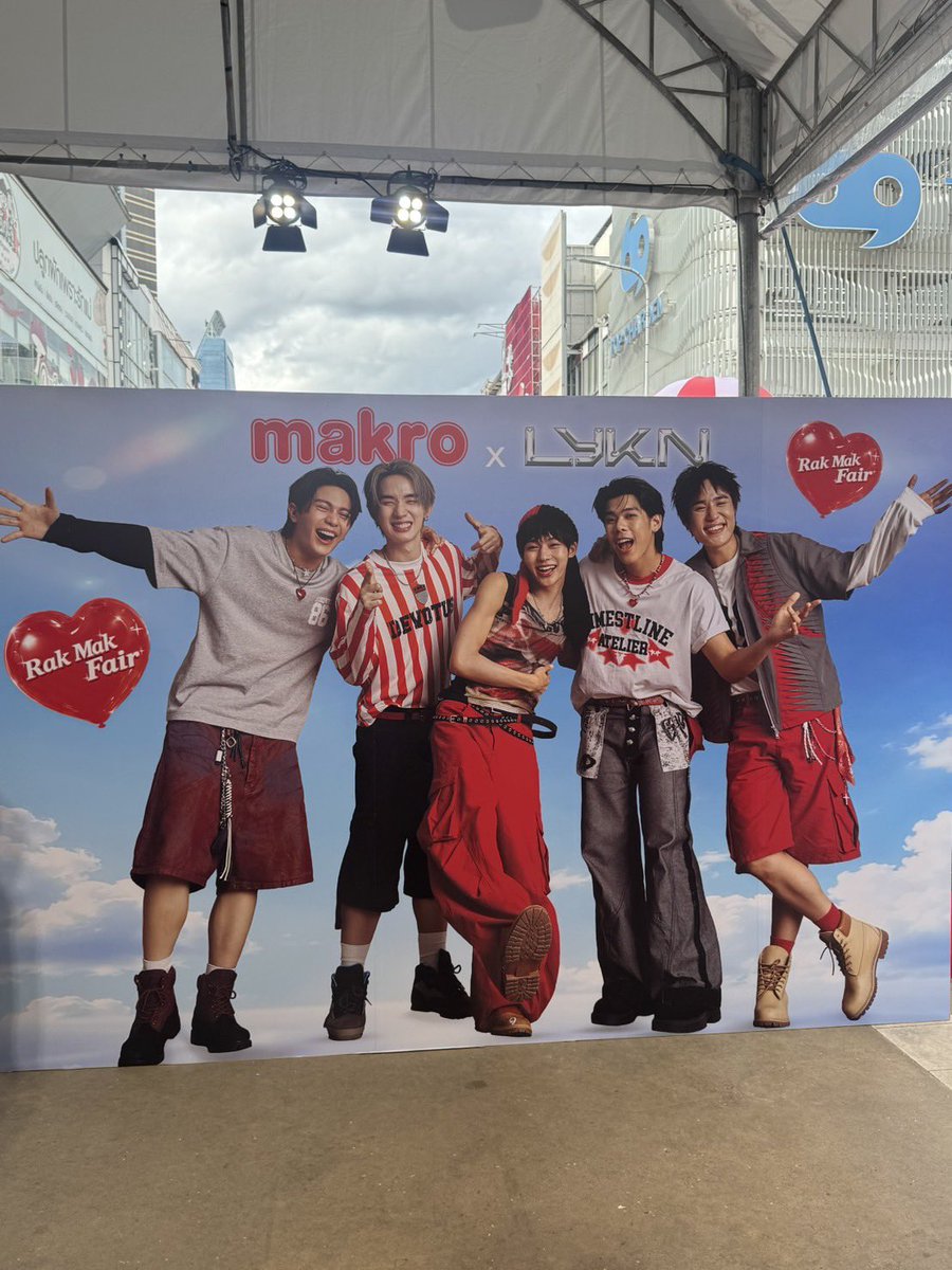 NutHongFamilyTH's tweet photo. นัทฮงแหมมาแย้วว เช็คๆๆ❤️ 
แฟนคลับท่านใดได้ Fan zone อย่าลืมมาลงทะเบียนนะค้าบบ

MAKRO X LYKN AT SIAM
#LYKN_RakMakMakro 
#nnutdan #hongshihoshi #LYKN https://t.co/Gv8BFddXh4