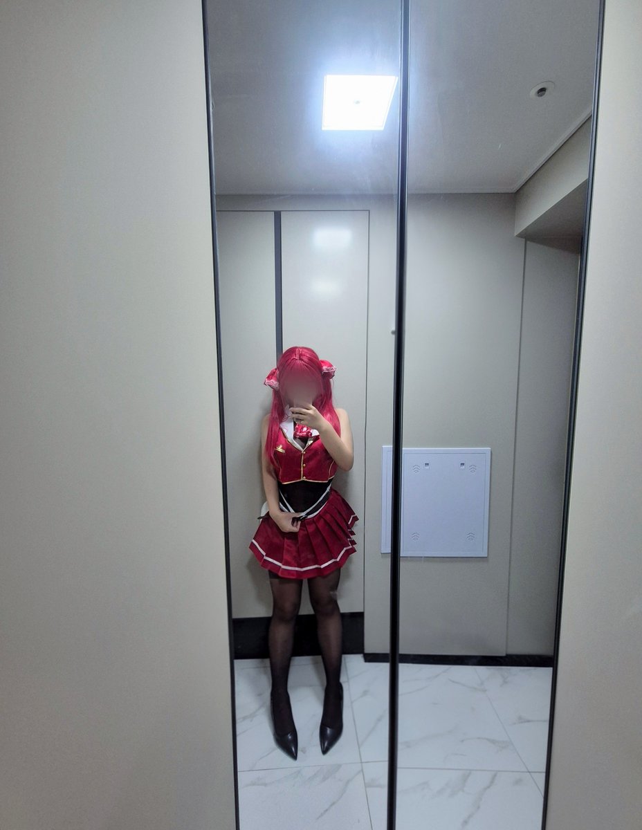 saenngg's tweet photo. 호쇼 마린 어때?

#hololive #宝鐘マリン #cosplay https://t.co/6BmGcYIgTG