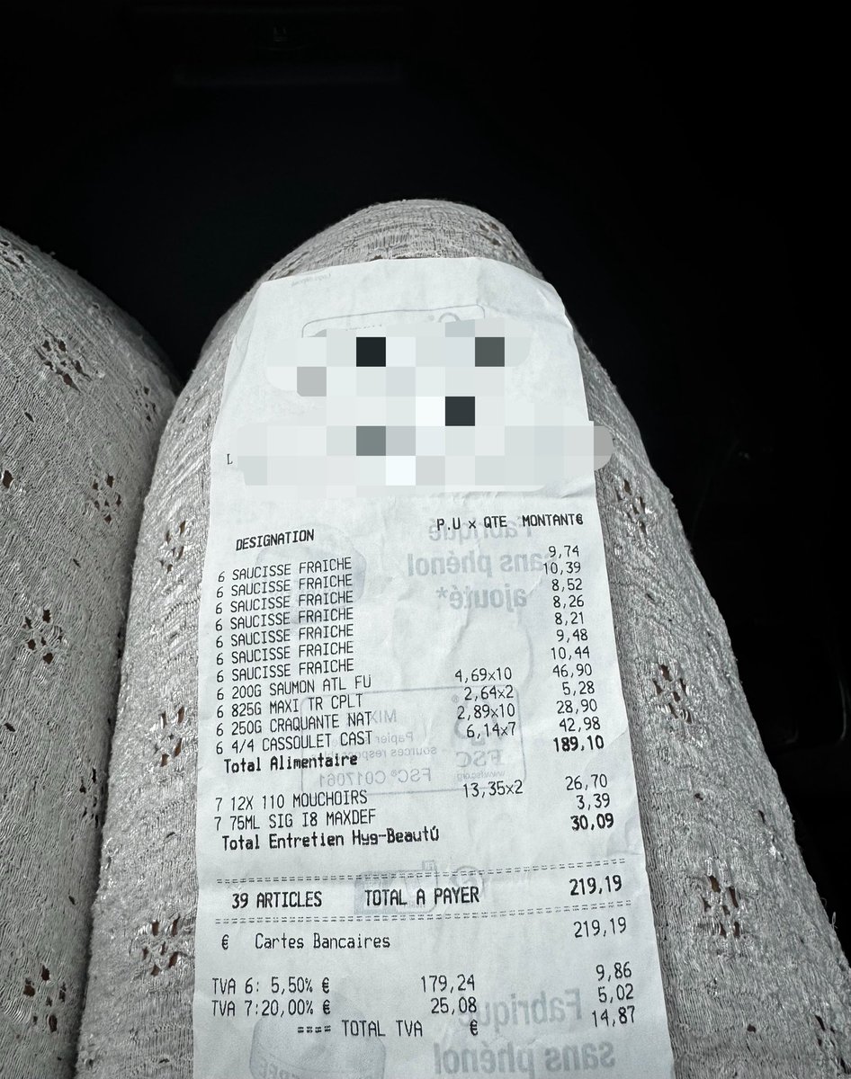 Kate__yan's tweet photo. J’ai un client h24 il mange que ça psk il sait pas cuisiner. C’est trop triste il se tue a petit feu https://t.co/QdXiIYjBsV