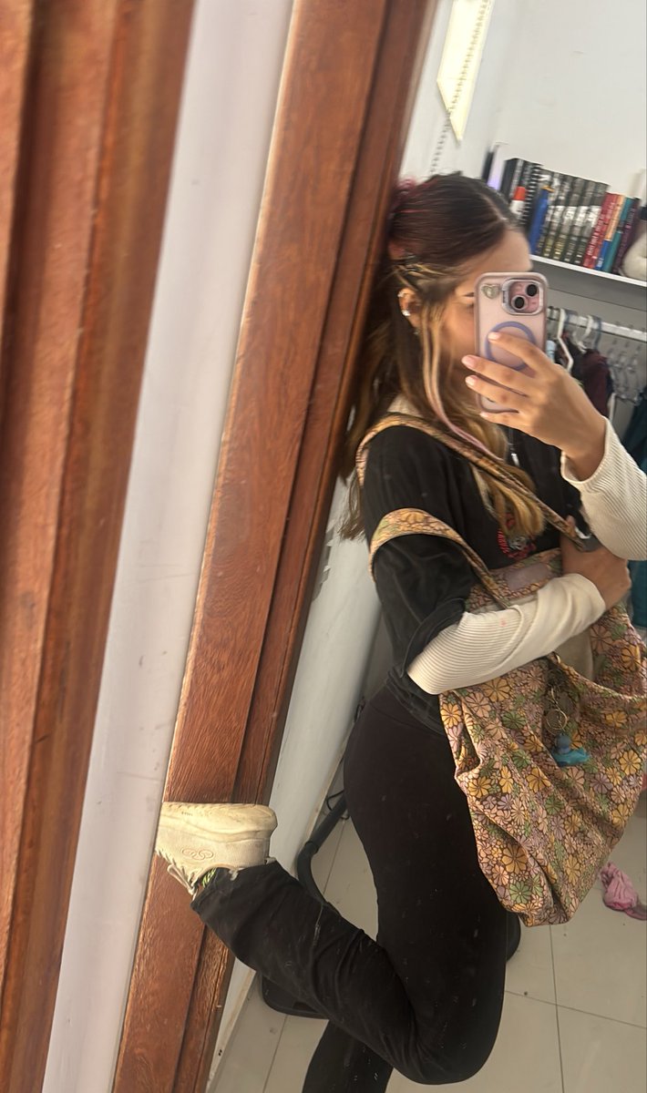 miosinafrufru's tweet photo. aulinha e dps treino https://t.co/SjmflYE8eL