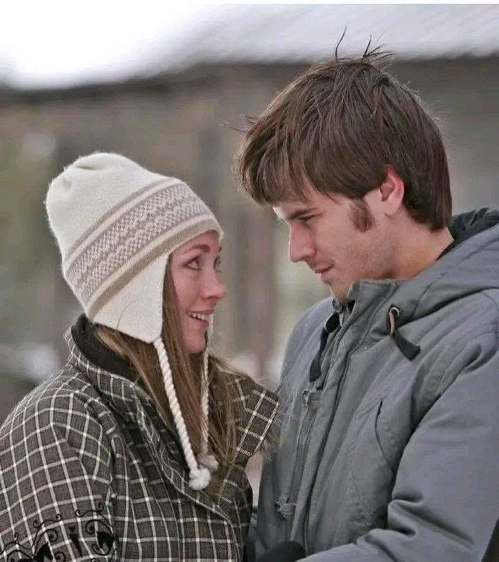 Mabecendon's tweet photo. Nobody, absolutely nobody, will look at you Amy @Amber_Marshall the way Ty @GrahamWardle looked at you in @HeartlandOnCBC🥰😍😌
The heart ♥ of Heartland
#iloveTyandAmy #ilovefamilyBorden #iloveheartland season 1 to 13...the end for me 🙁 https://t.co/tdqVZtlDIa