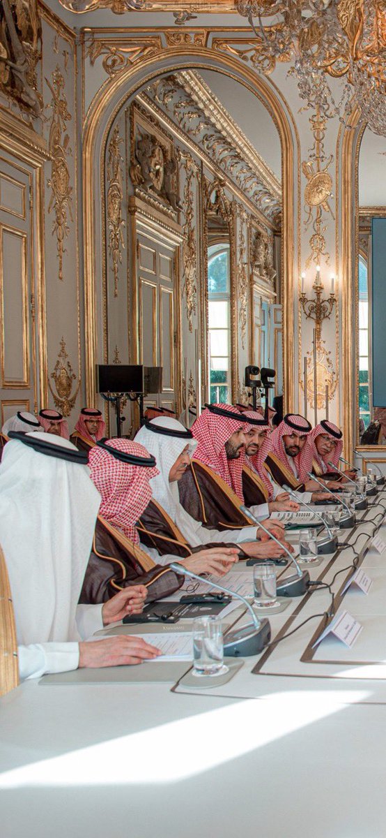 wise_aziza's tweet photo. هنا الزعامة يا من يدعيها 😏🇸🇦🇸🇦

#محمد_بن_سلمان‌ https://t.co/WQ0iqKoaKr