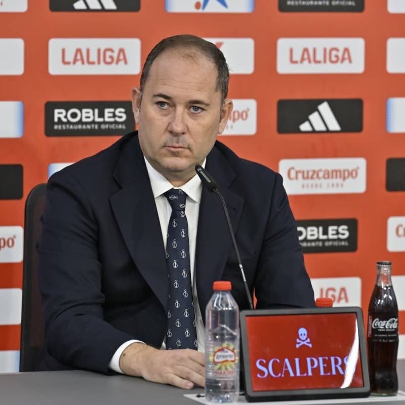 jgonzalezsvq's tweet photo. Si Jose Ignacio Navarro consigue cerrar un once inicial similar a este, ojo porque sería un mercado en mi opinión muy positivo ✅

Luis Garcia Plaza con estos jugadores puede hacer muchas cosas bien, yo lo firmaba algo así el día 1 de mercado 🗣️🤝

¿Qué pensáis? ⬇️🔴⚪️ https://t.co/CIJKKkR6Sg