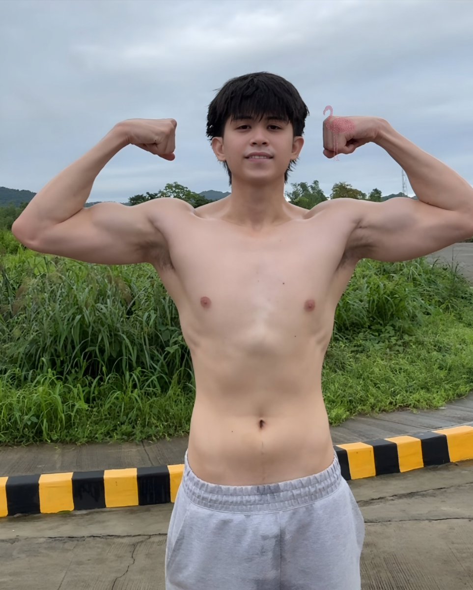 King30kong88's tweet photo. Bebe boi Cheovy 🦩🩷 https://t.co/PcrtxZsWMG