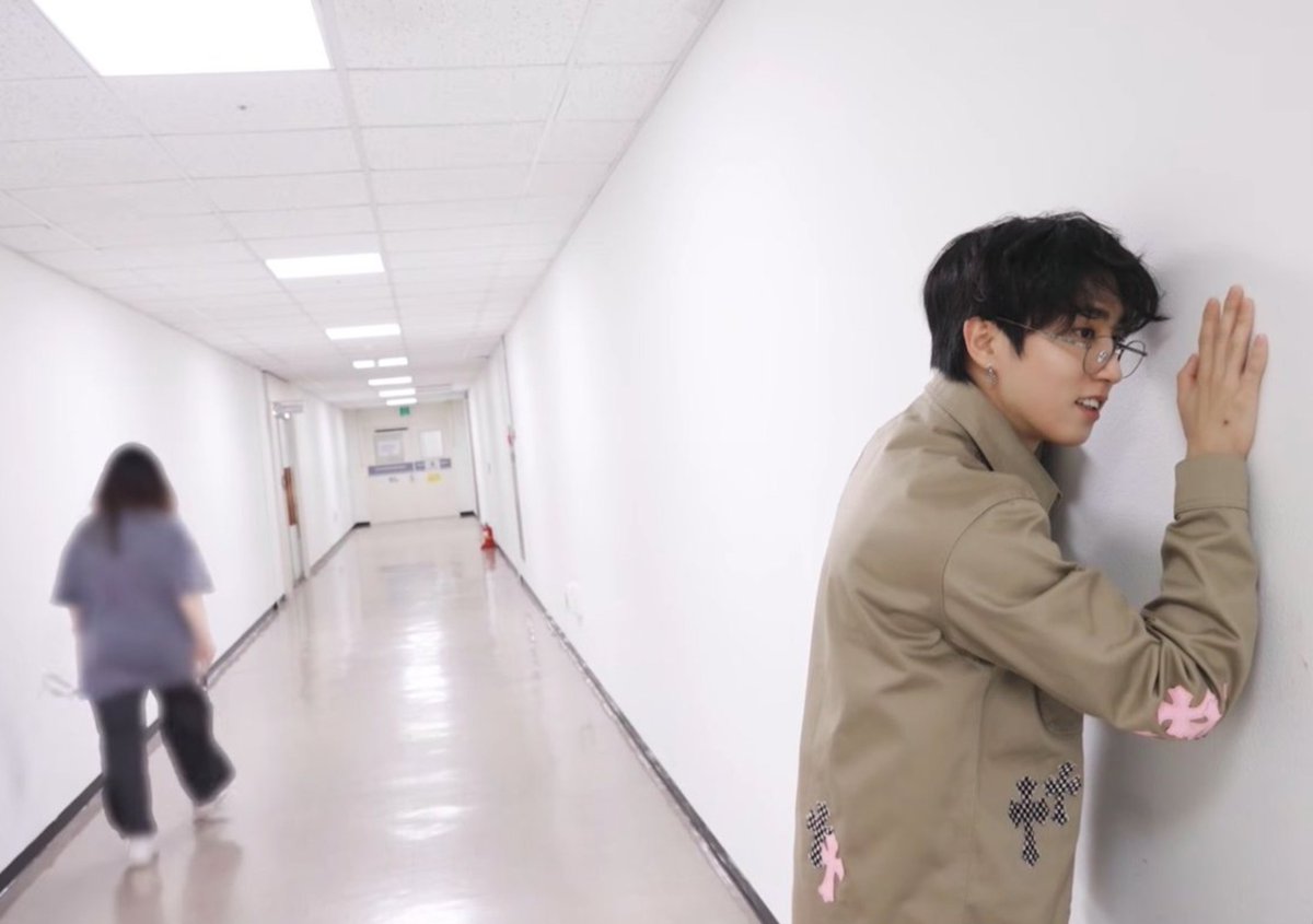 jisungshhiii's tweet photo. me in public : https://t.co/5BXWg8So9P