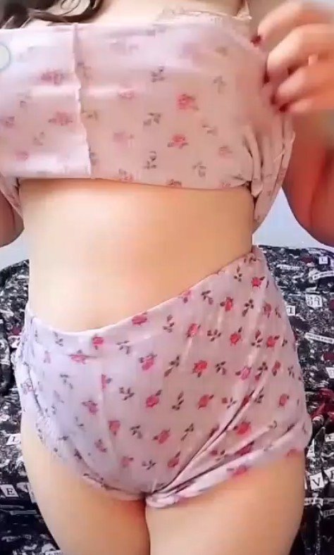 uom1l1's tweet photo. دادي موجوده👅 للكام والاشتراك👙 فاضيه الحين يلا حححح كام واشتراك 💋 فاضيه للي يبي عرض كام او اشتراك https://t.co/Rl4ixUpXh9