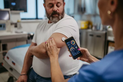 RichHealth4's tweet photo. Testing your blood glucose regularly helps you know when problems arise—when you are having low blood glucose reaction or when you are at risk for ketoacidosis or hyperglycemic hyperosmolar state, for example. And monitoring your blood glucose can tell you whether to make https://t.co/ZcYppXK0t5