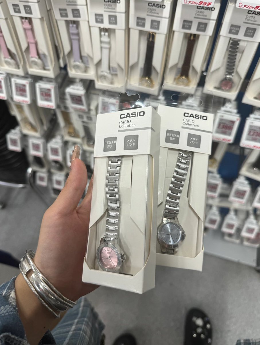 mirabelkry's tweet photo. BENERAN CANTIK BANGET JAM TANGAN CASIO INI... KELIATAN SIMPEL DAN FEMINIM 🥹💗 https://t.co/8FPvEKGJUp