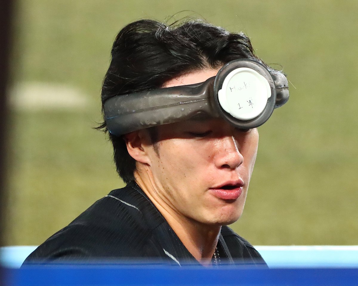 Hyper_Beam15O's tweet photo. チーム最年長

#sbhawks 
#柳田悠岐 選手 https://t.co/gMz0inrpKX