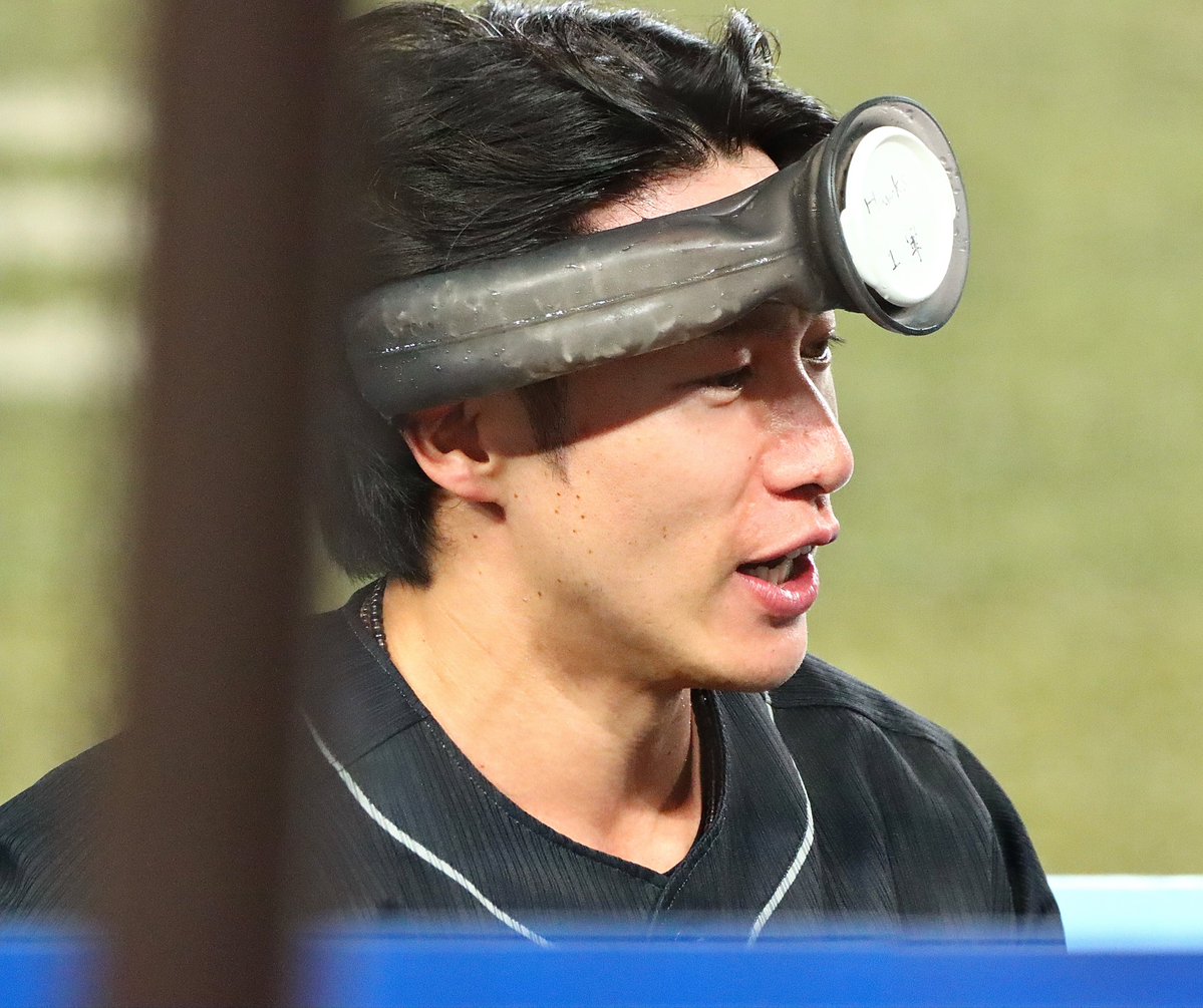 Hyper_Beam15O's tweet photo. チーム最年長

#sbhawks 
#柳田悠岐 選手 https://t.co/gMz0inrpKX