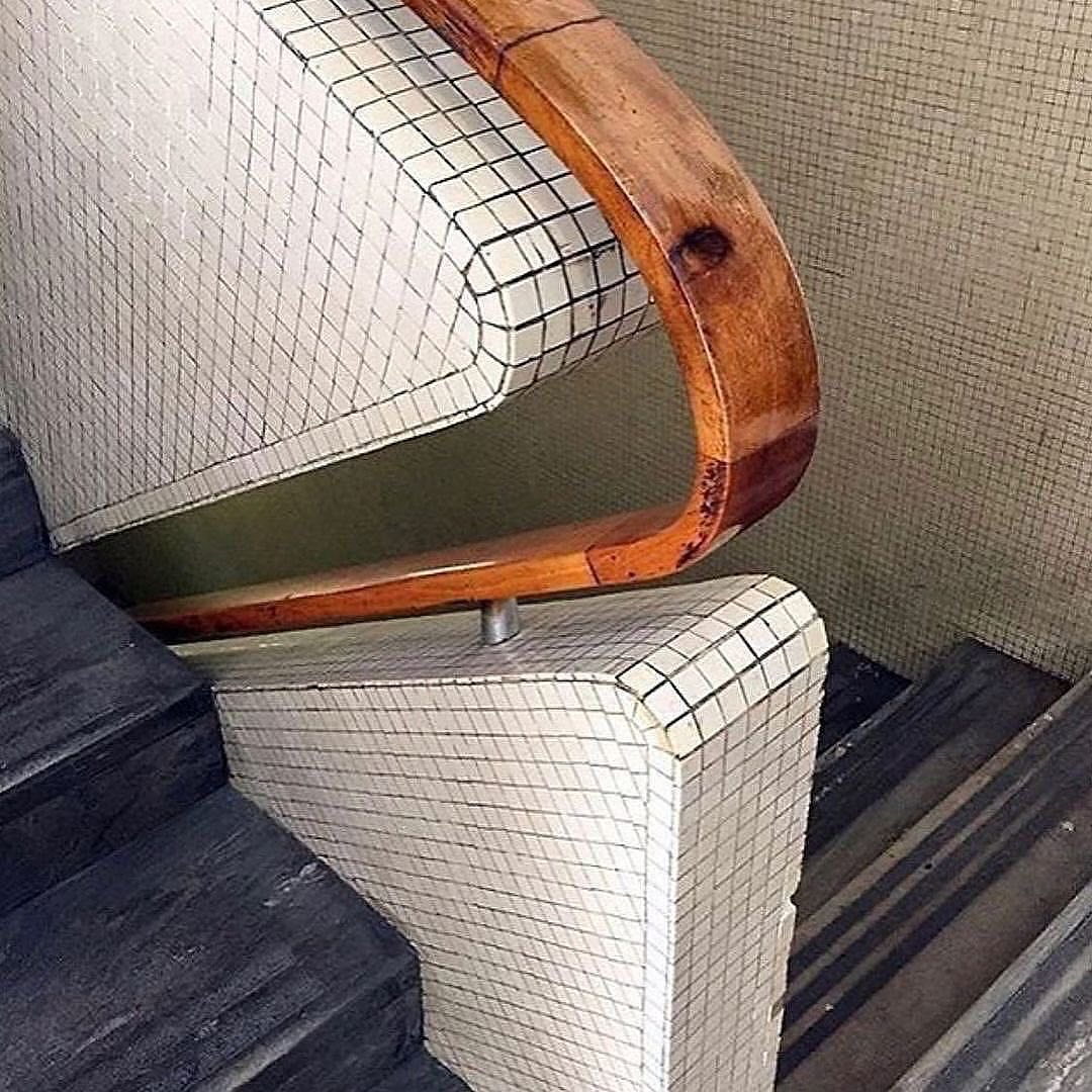 BiancoDavinci's tweet photo. The peak of Italian handrail design from the 1900s. https://t.co/OYKLK38bc2