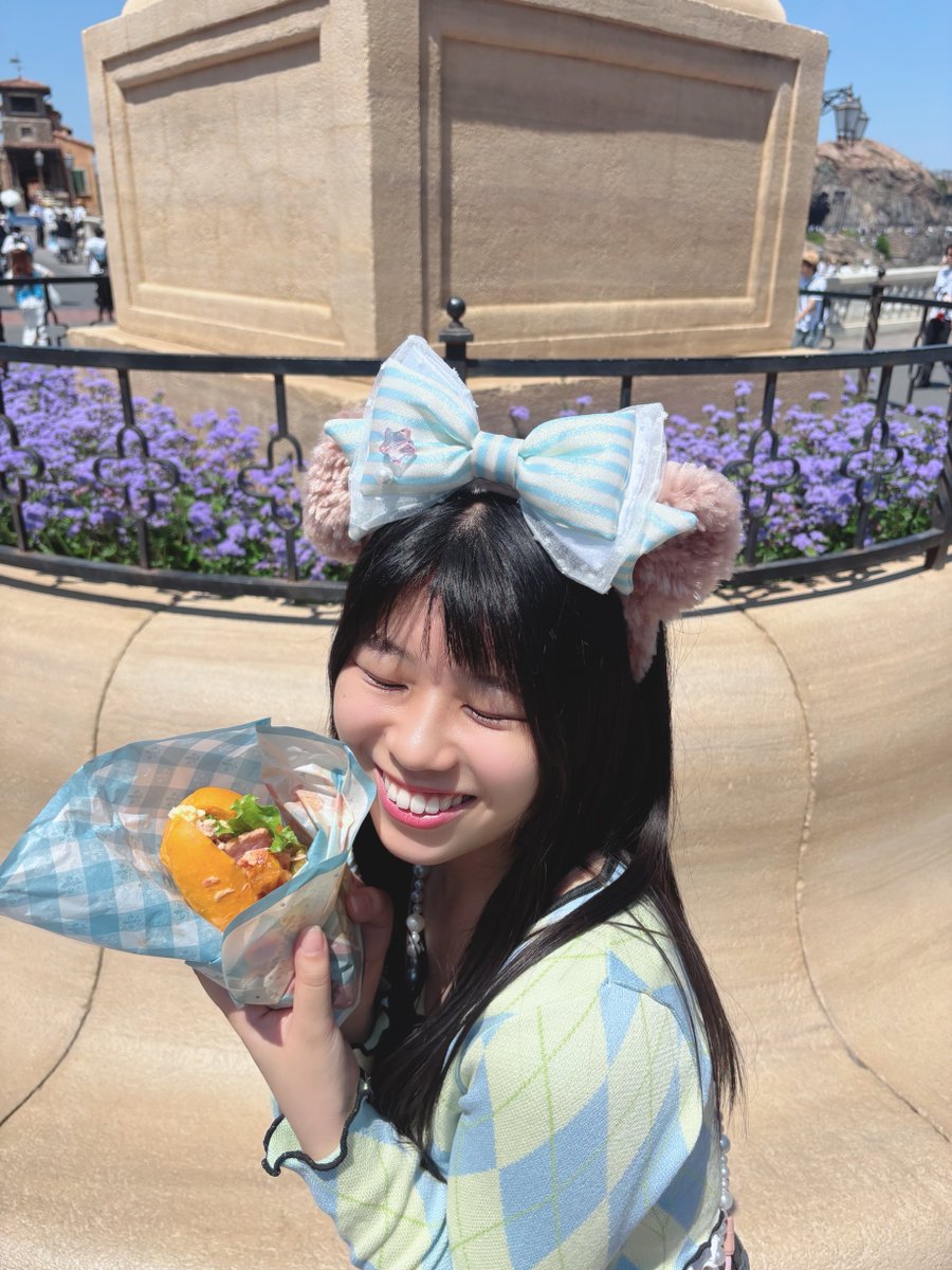 Annnnna0203's tweet photo. 🩵🤍 https://t.co/4vLpgjklm2