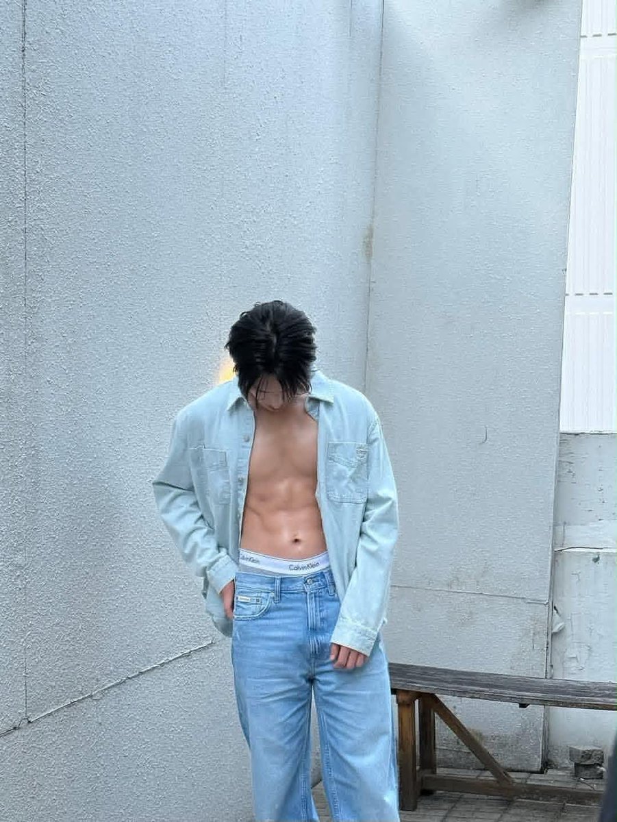 FashionistD's tweet photo. #MINGI of #ATEEZ for CALVIN KLEIN https://t.co/KeLyZItY6Y