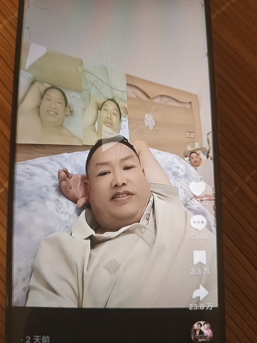 w7eipm's tweet photo. 兄弟们，这个越南狗在冒充躺平大叔而且流量还很高，帮忙推广一下 https://t.co/vWdKswoggS
