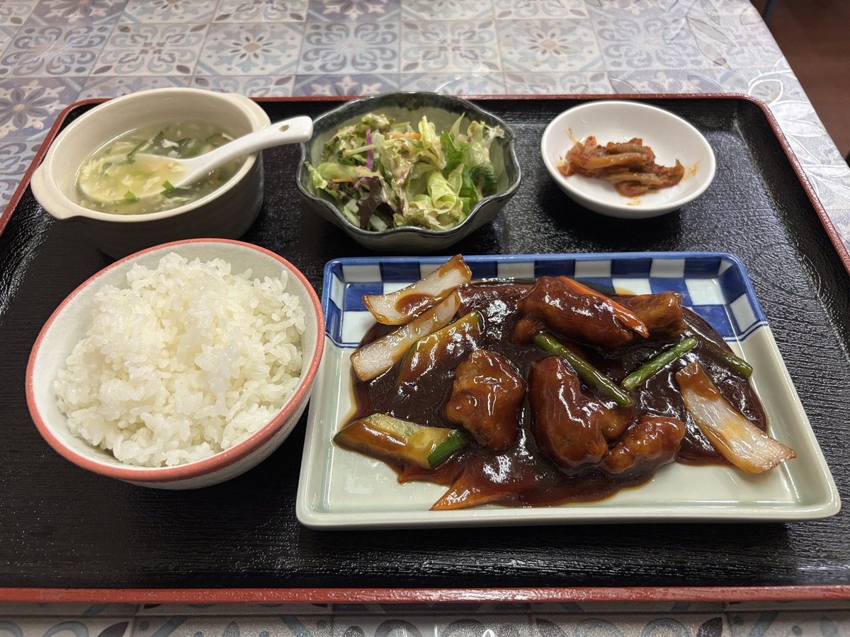 weblabo0858's tweet photo. 🚨神戸で酢豚ランチならココ!?🔥「神戸味縁」の酢豚は一度食べたら忘れられない…🤤 神戸グルメ好き必見の実食レポ👇 https://t.co/1u6SuDr2jM #神戸グルメ #神戸ランチ #酢豚 https://t.co/Ew4Cf4J62m