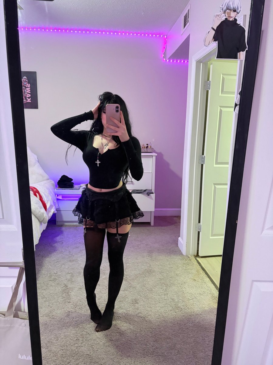 princessxsandy_'s tweet photo. @dem0nmika452 @MateoHe70551692 https://t.co/WOXjlKZKCD