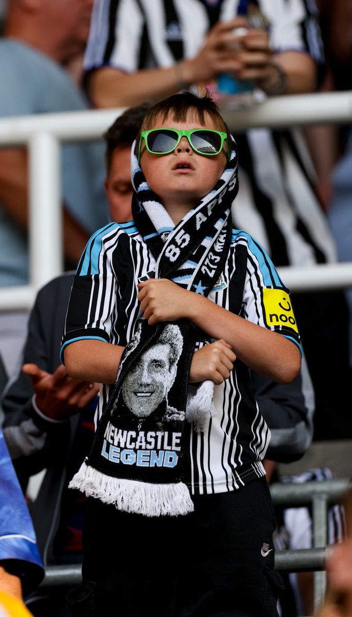 NUFC's tweet photo. We go again 💪

Under the lights at SJP for the first time this season tonight. Roared on by a sold out crowd 💫

Let’s bring it 😤 https://t.co/5gXJV0LeXe