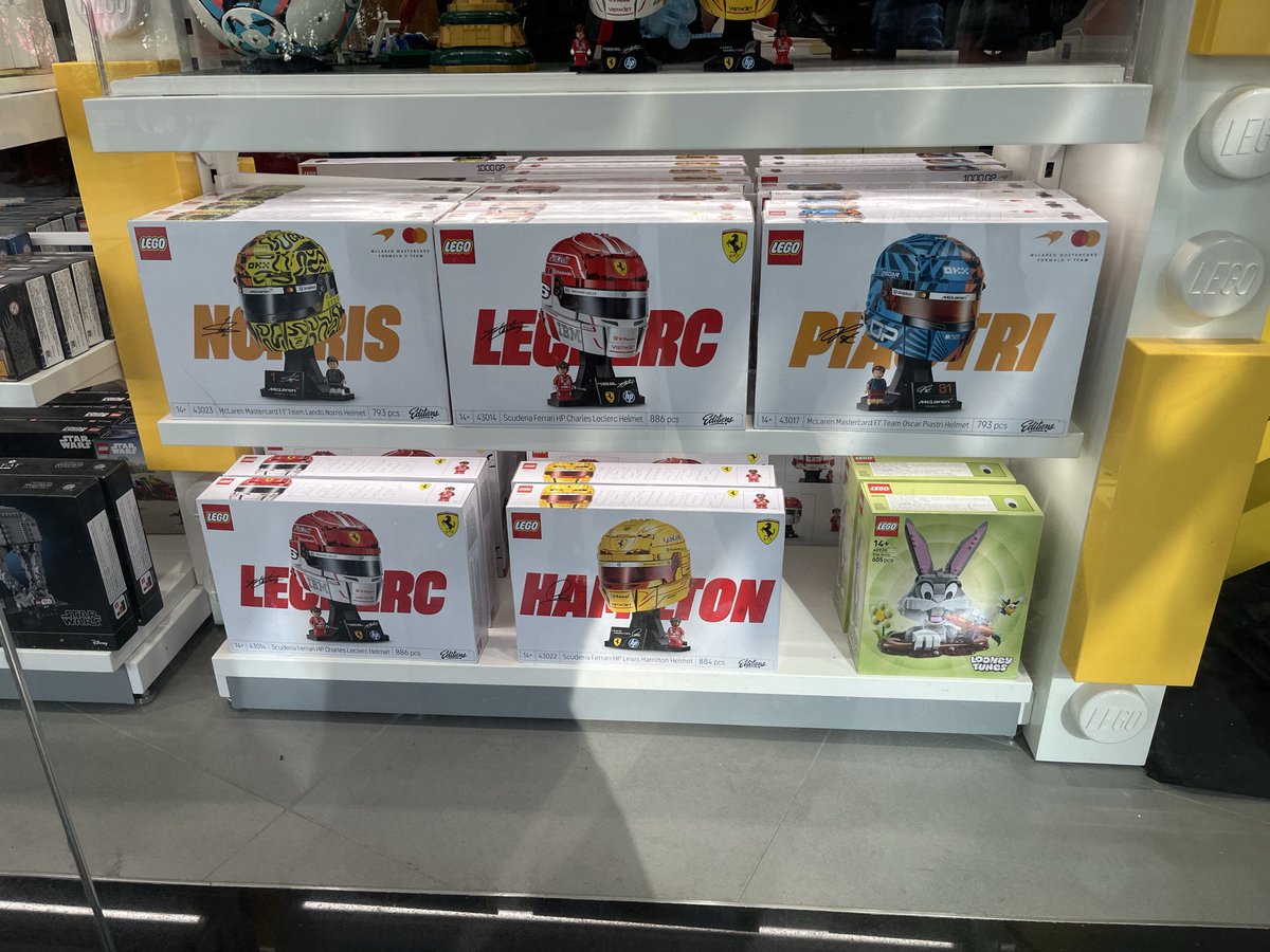 Joonienoon's tweet photo. kind of stuff I see at the mall when I’m broke https://t.co/sWQeaTuJwQ