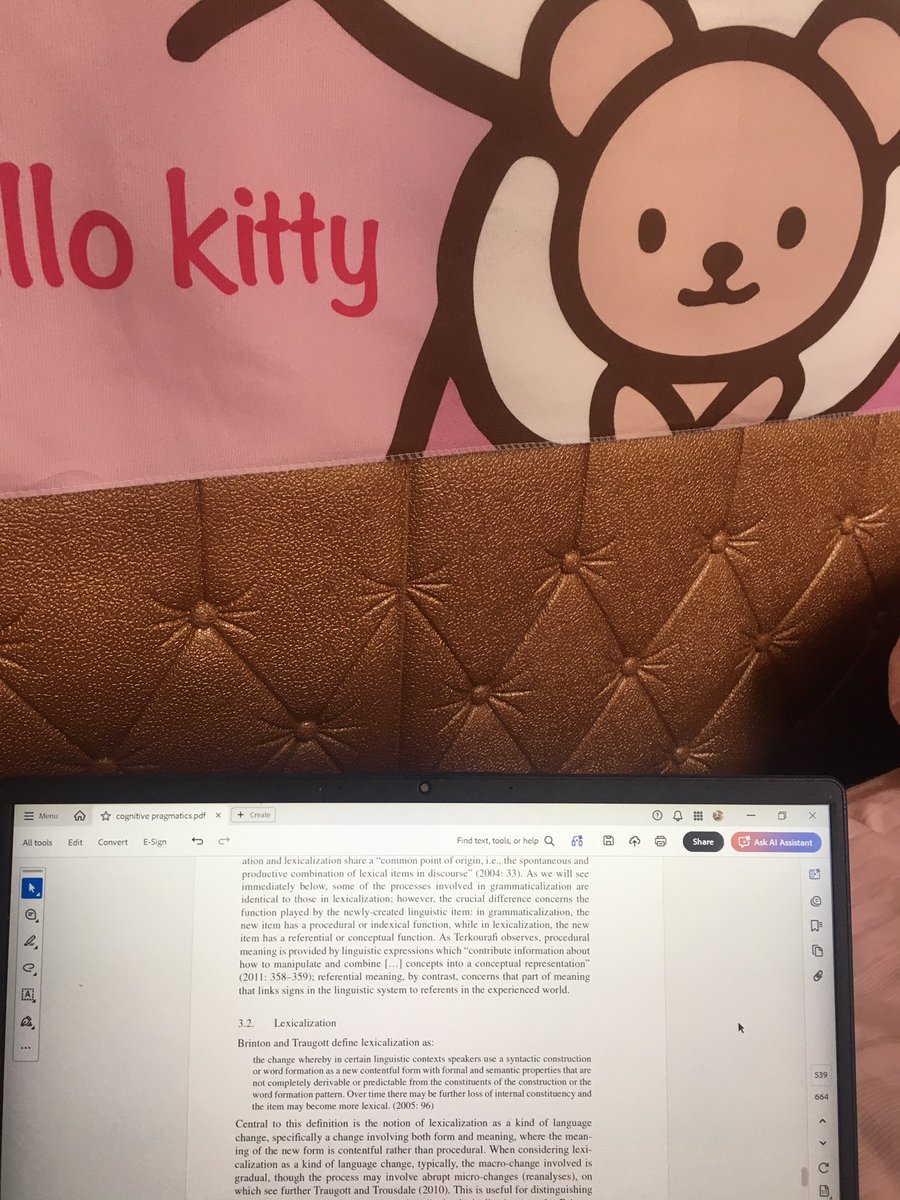 ningselIes's tweet photo. maximizing my suffering by choosing to write a thesis about linguistics https://t.co/jdXpwQ2IWo