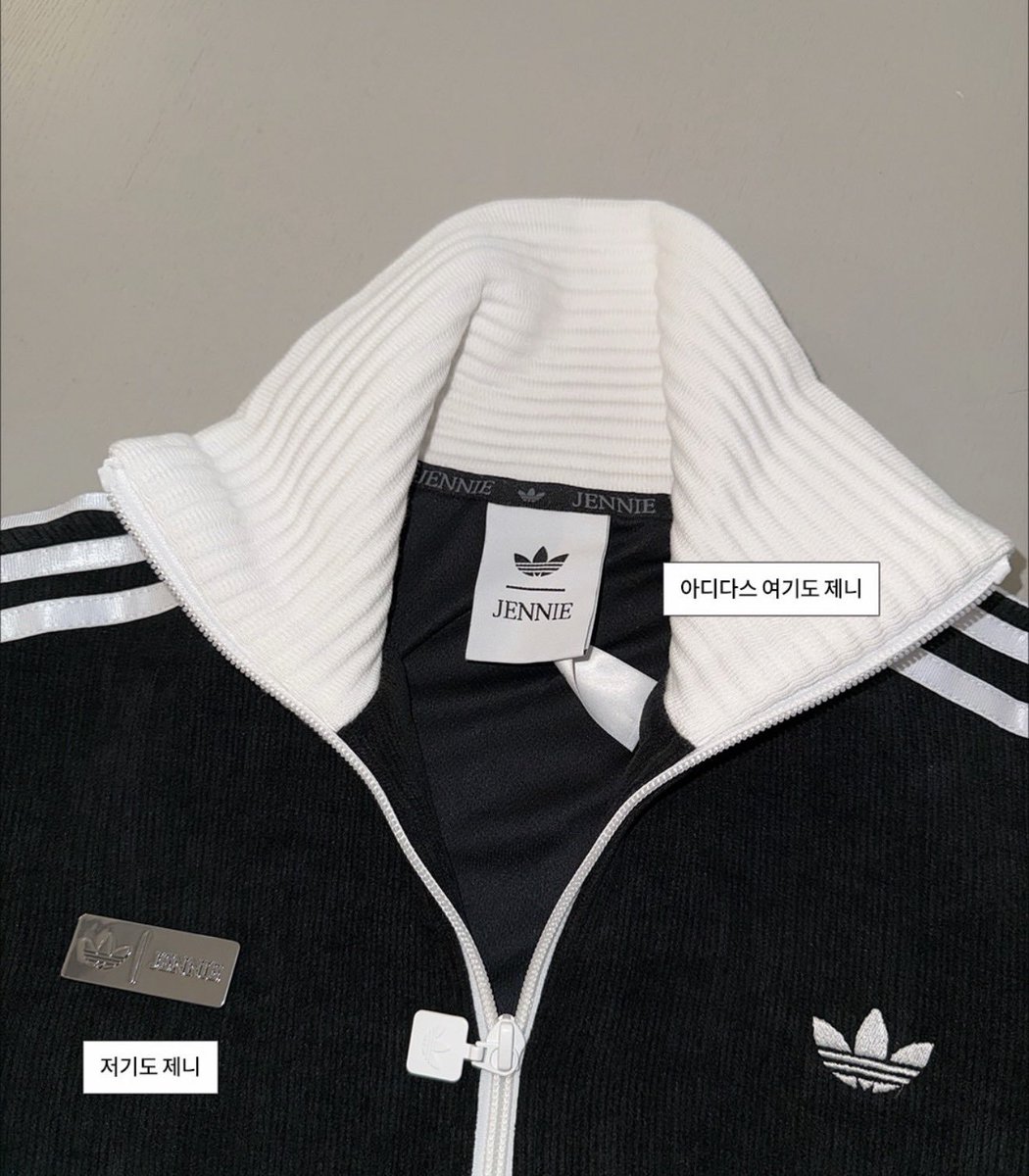 NEWSJENNlE's tweet photo. Look at these JENNIE details 🥰🥰🥰 https://t.co/o8rcH128Dg