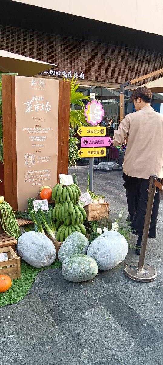 tillr588828's tweet photo. Fresh, local organic veggies and pasture-raised eggs restocked at the neighborhood farm stand today—perfect for your weekend salad or baked goods! Grab yours before they sell out! https://t.co/l4ZJ6hghsI