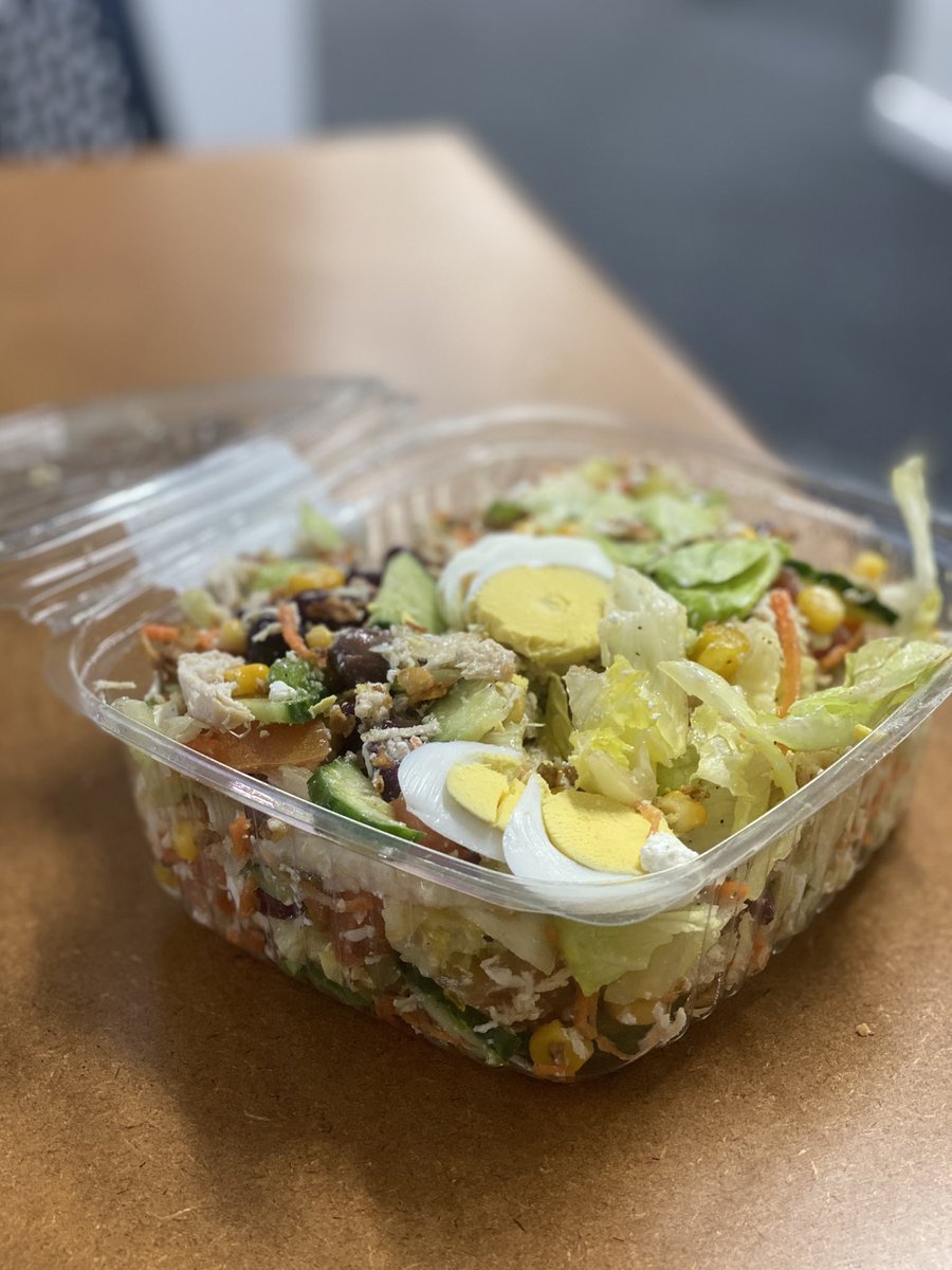 MrCPT's tweet photo. The build-a-salad or wrap from @CQ_SPAR is elite! 🥗🌯

Your choice of base, two big scoops of any protein, selection of salad goodies and sauce of choice. It’s about R75 but good for 2 meals! 👊 https://t.co/Y1OiSKk84G