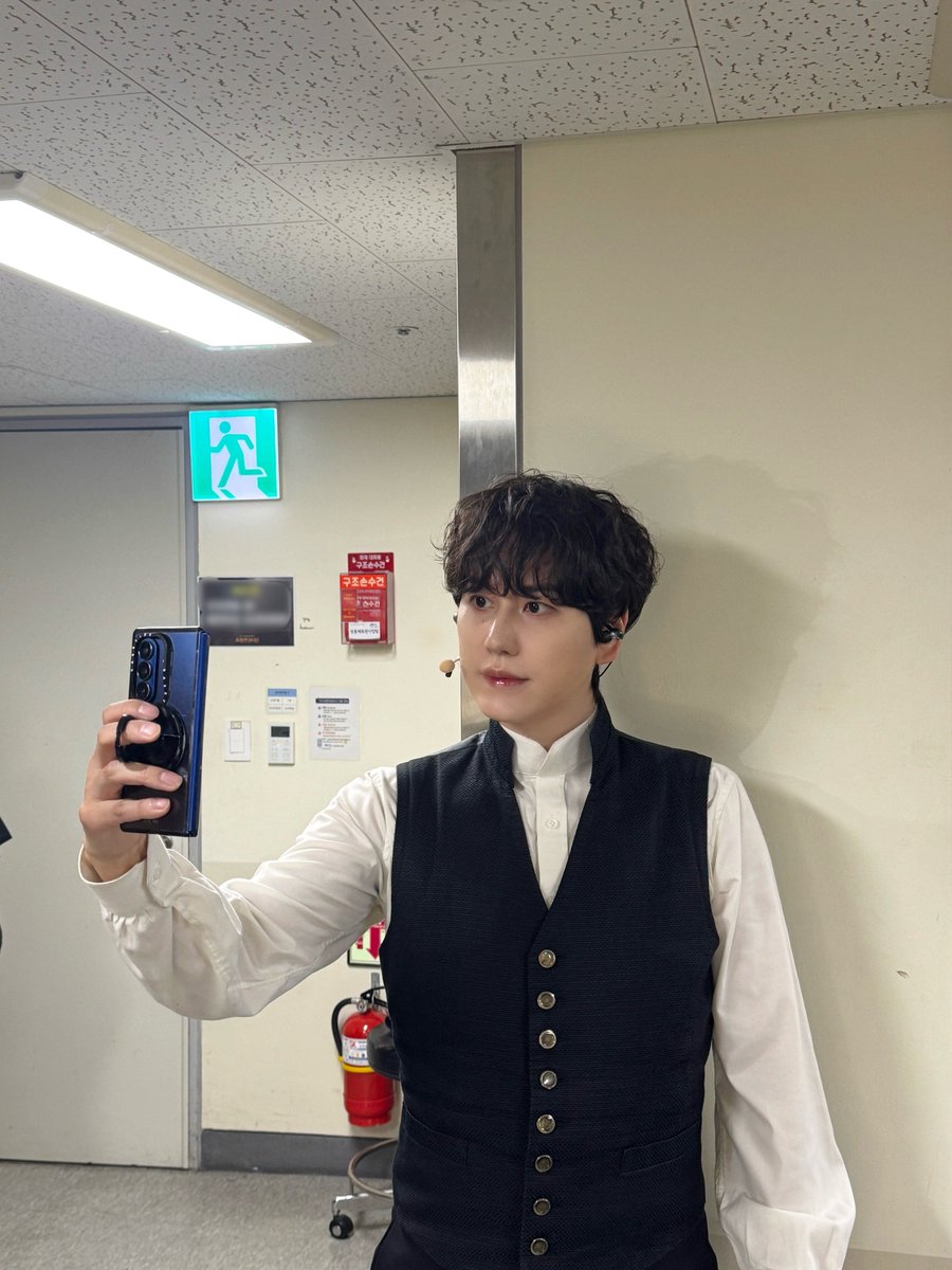 l8z1f's tweet photo. 하지만 일단 자네의 낯은 강아지가 맞아, 빅터. 저 귀 좀 보게나……. https://t.co/j6ey0UpFP4