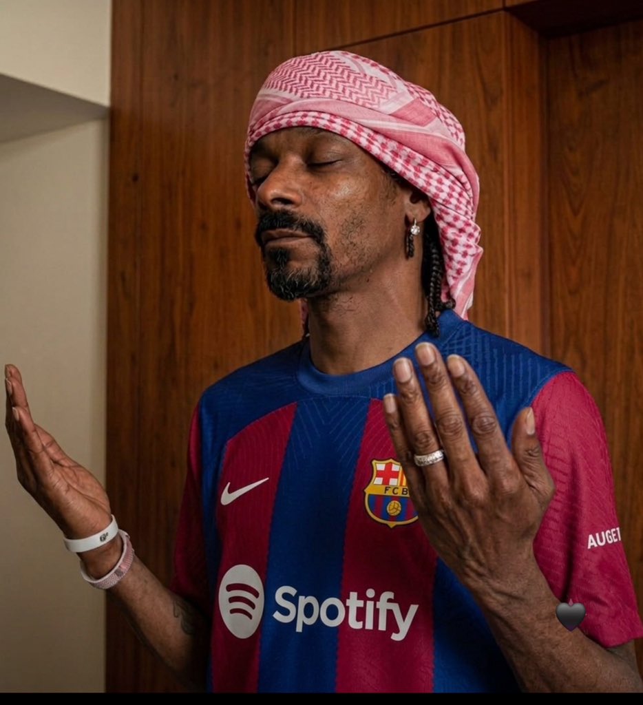 BadBunnyoh's tweet photo. @BarcaTimes May Real Madrid lose tonight against Real Sociedad https://t.co/AwRqdh16Ae