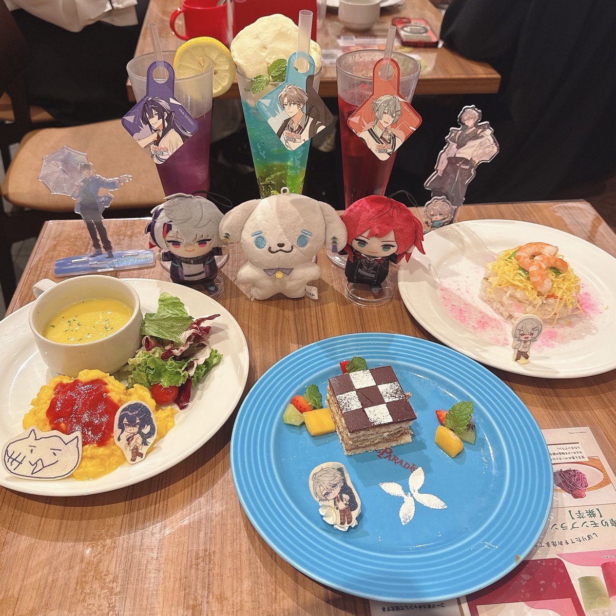 mico_con's tweet photo. 週末もスイパラ行ったり、アイナナコラボのジョイサウンド行ったり、そこでアンロジの推し活してたり楽しかったでしかない👍

明日からはココスに行く💨 https://t.co/bGBboMvmx0