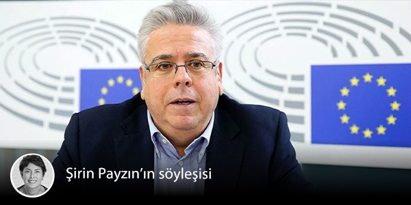 t24comtr's tweet photo. 🔴 Avrupa Parlamentosu Türkiye Raportörü Amor: 

🗨️ "Türkiye otoriter bir ülke, demokratmış gibi davranıp bizimle oyun oynamayın; asıl korkum Avrupa Komisyonu’nun sessizliği, Türkiye'deki AB taraftarlarını kaybetmek"

🗨️ "Türkiye’yi eleştirmeme rağmen görüşmelerimizin sürmesinden çok mutluyum. Demokratik bir Türkiye istiyoruz. Zamanı geldiği zaman da Avrupa’ya üye olmuş Türkiye’yi istiyoruz. Birbirimize ihtiyacımız var... Gezi’den beri Türkiye’den tek iyi haber gelmedi, çerçeve yasa önemli bir fırsat..."

✍️ Şirin Payzın'ın söyleşisi...
https://t.co/Rno9Fvhpd4

@siring @NachoSAmor