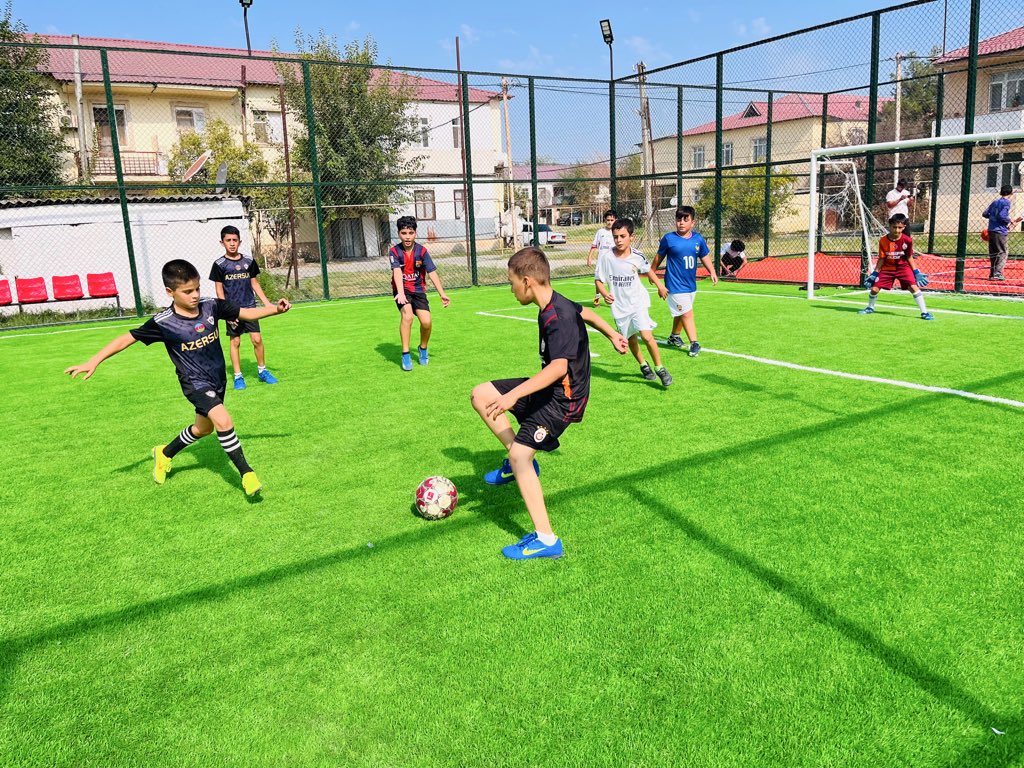 m_ncl33871's tweet photo. 📌26 avqust 2026-cı il tarixində Zərdab rayonu “Sağlam məhəllə” ərazisində Zərdab rayonu üzrə gənclər və idman sektoru, Zərdab Gənclər Evi SXM-in birgə təşkilatçılığı ilə  “İdman həyətimdə” layihəsi çərçivəsində kütləvi idman tədbiri həyata keçirilmişdir. https://t.co/OhDSNUsqs4