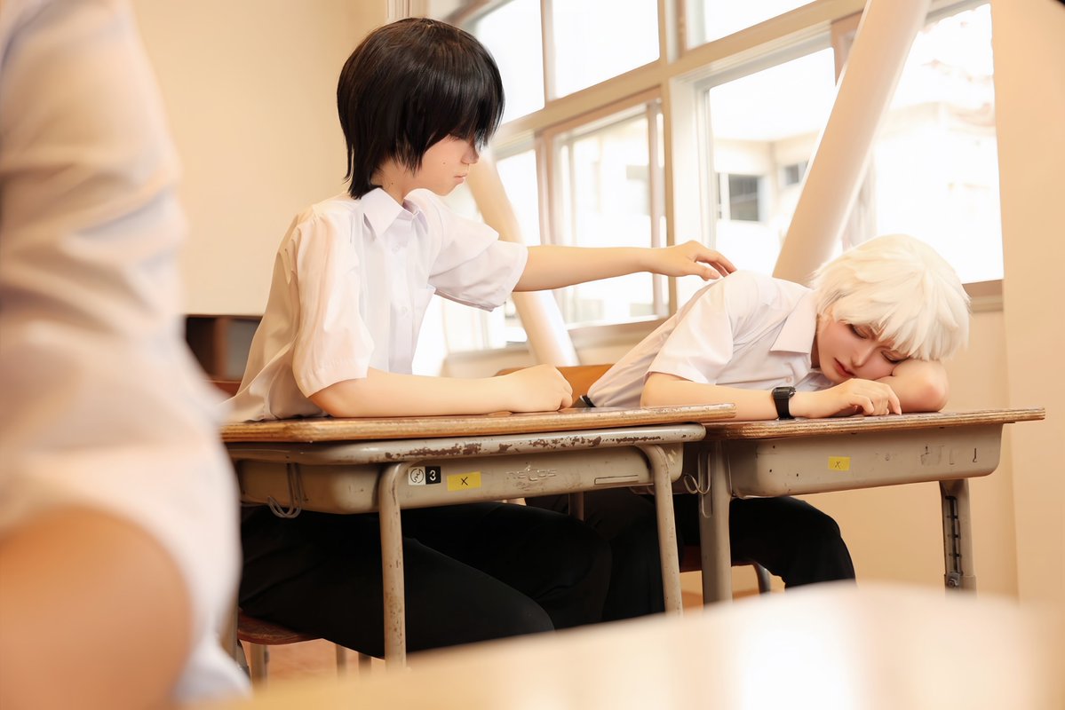 4sBi8oHBSM91837's tweet photo. 【作品名】光が死んだ夏

【キャラ名】 辻中佳紀､忌堂光

【コスネーム】みぷ

【一言】2人の学校生活の一コマを切り取ったような写真になるようにカメラマンさんとお友達に協力して撮影していただきました！
忌堂光:律希@Ritsuuuuuuu0906
#コスモスナップ 
#COSPLAYMODE
#コスモスナップ10 https://t.co/H7ymW5EgJp