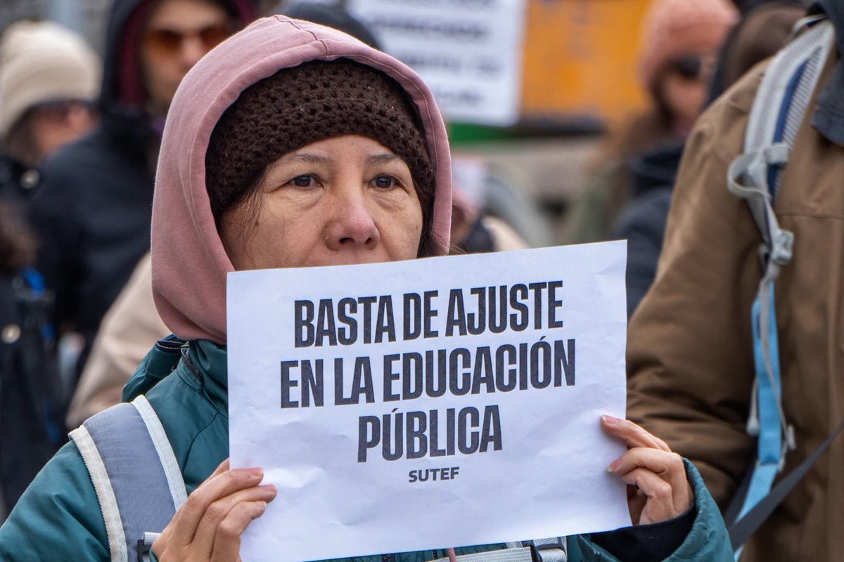 SUTEFPRENSA's tweet photo. 4ta semana de paro docente en Tierra del Fuego AeIAS ¡Nos sobran motivos para luchar!

#sutef #tierradelfuego #parodocente #docenciafueguina https://t.co/Jpl3wBx3gH