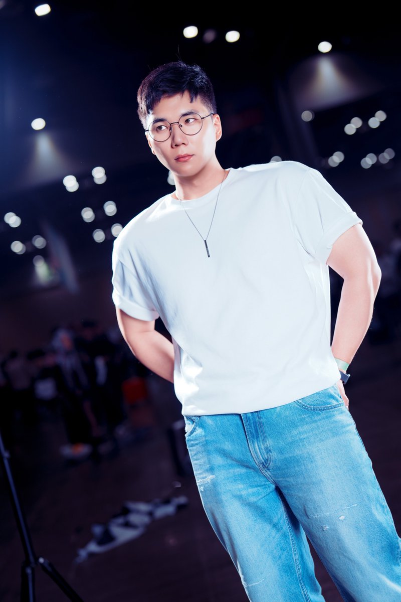 Hinge_Oh's tweet photo. #곰준팬클럽 #인물사진 #Portrait 

그의 품, 마치 태평양 https://t.co/3RD0QIrNaS