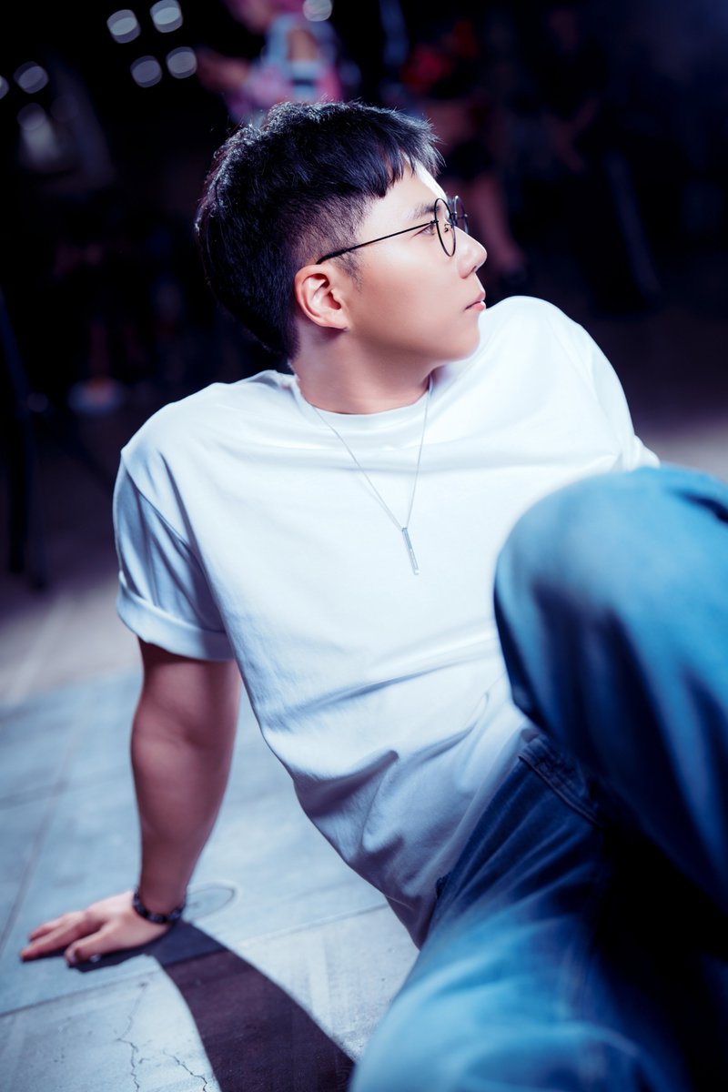 Hinge_Oh's tweet photo. #곰준팬클럽 #인물사진 #Portrait 

그의 품, 마치 태평양 https://t.co/3RD0QIrNaS