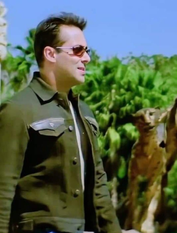 ROHITKUMAR61377's tweet photo. 21 YEARS COMPLETE OF NO ENTRY ❤️
@BeingSalmanKhan #SalmanKhan #NoEntry #21YearsOfNoEntry #TigerZindaHai #DhurandharTheRevenge #Maatrubhumi #Monster #Bollywood https://t.co/delmMEL7KI