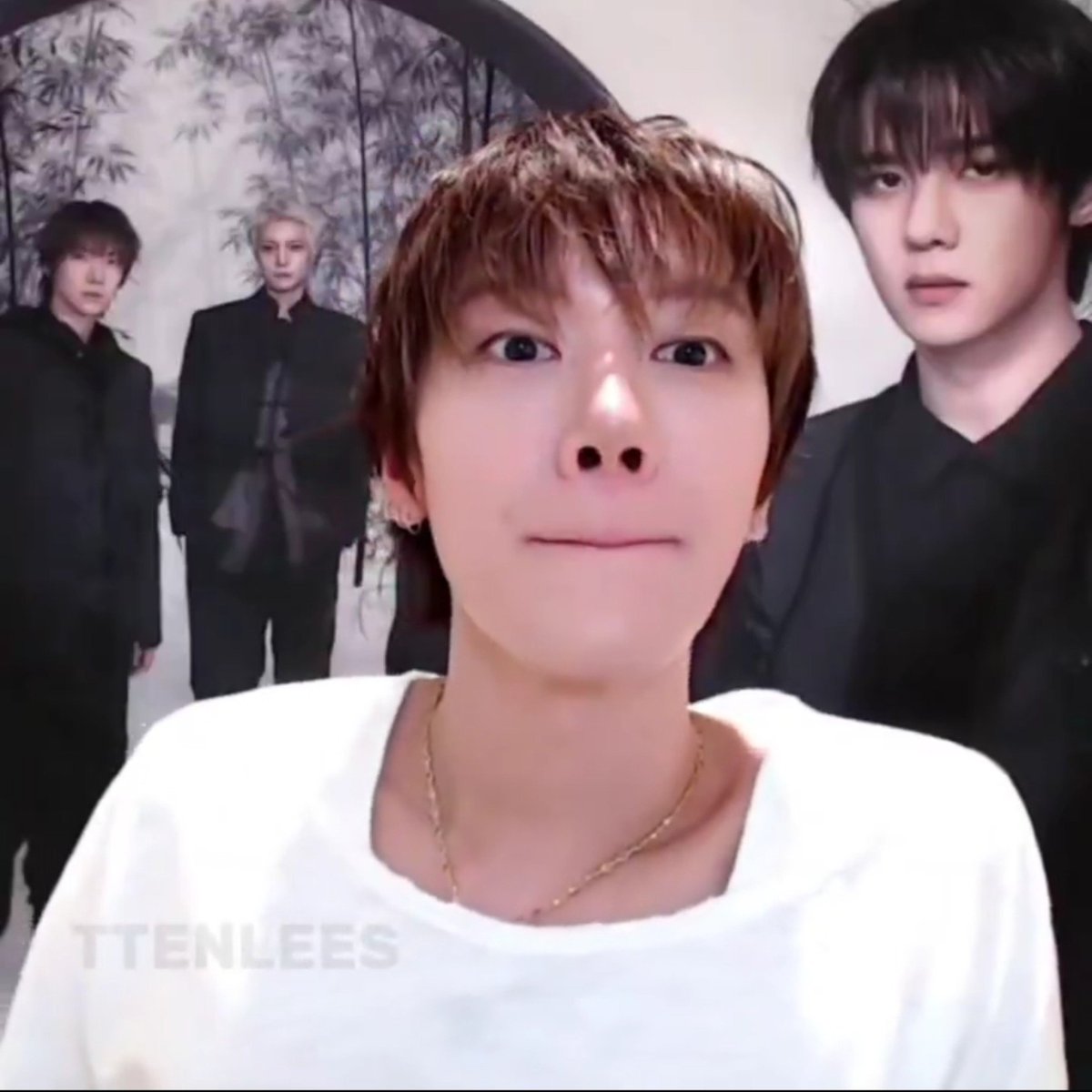 purrfecten_'s tweet photo. LOOK AT HIS FACE 😭😭😭 he looked like he was caught doing something illegal (which he actually did in 10velyville law) https://t.co/IVj2mQmMjY