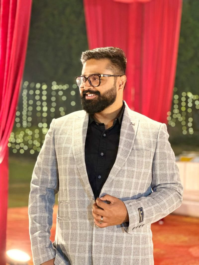 AzadKumar161440's tweet photo. π Happy Birthday, Aditya Tandon Guruji ! ππ€
Wishing a very Happy Birthday to Aditya Tandon, Co-Founder of CoderArmy.
#HappyBirthday #AdityaTandon #CoderArmy #SystemDesign #LLD #HLD #CoreJava #SpringBoot #DevOps #LearningJourney #TechCommunity https://t.co/sqjp6ZAB90