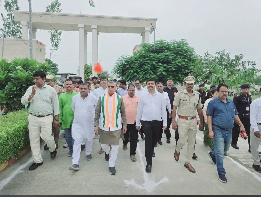 samaj_ram's tweet photo. उत्तर प्रदेश सरकार में होमगार्ड नागरिक शिक्षा मंत्री डॉक्टर धर्मवीर प्रजापति जी https://t.co/Shx3NfbfaY