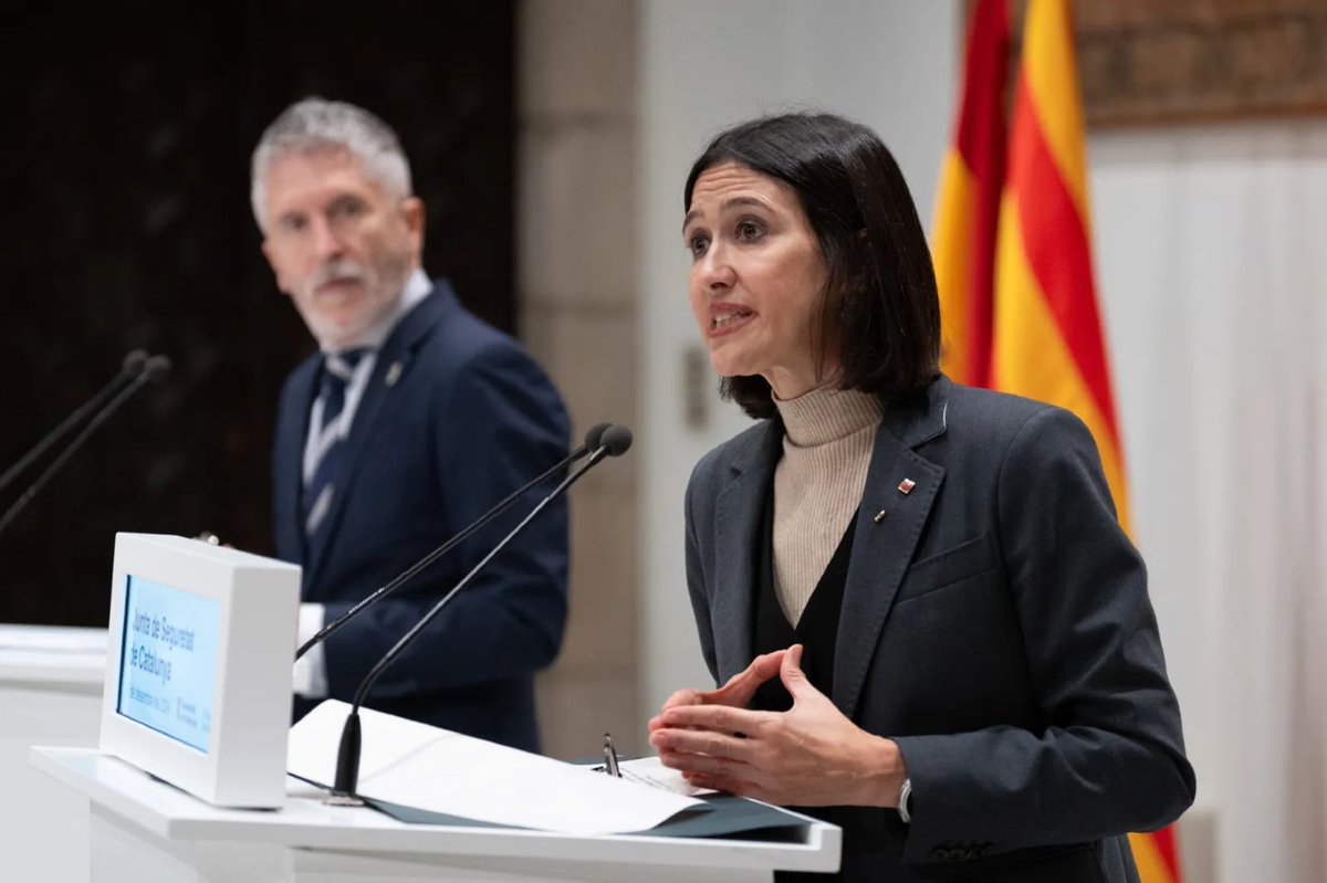 MonDiari's tweet photo. Última hora | El Govern confia en la investigació d’Interior per aclarir l’actuació policial a Elx
https://t.co/Y90hVinuUJ https://t.co/ywsc8yaLSp