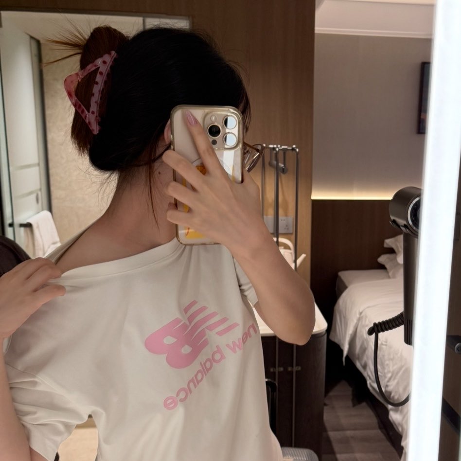 binomialowo's tweet photo. 此地阴天的紫外线也这么有力气吗… https://t.co/qJd0JULrPc