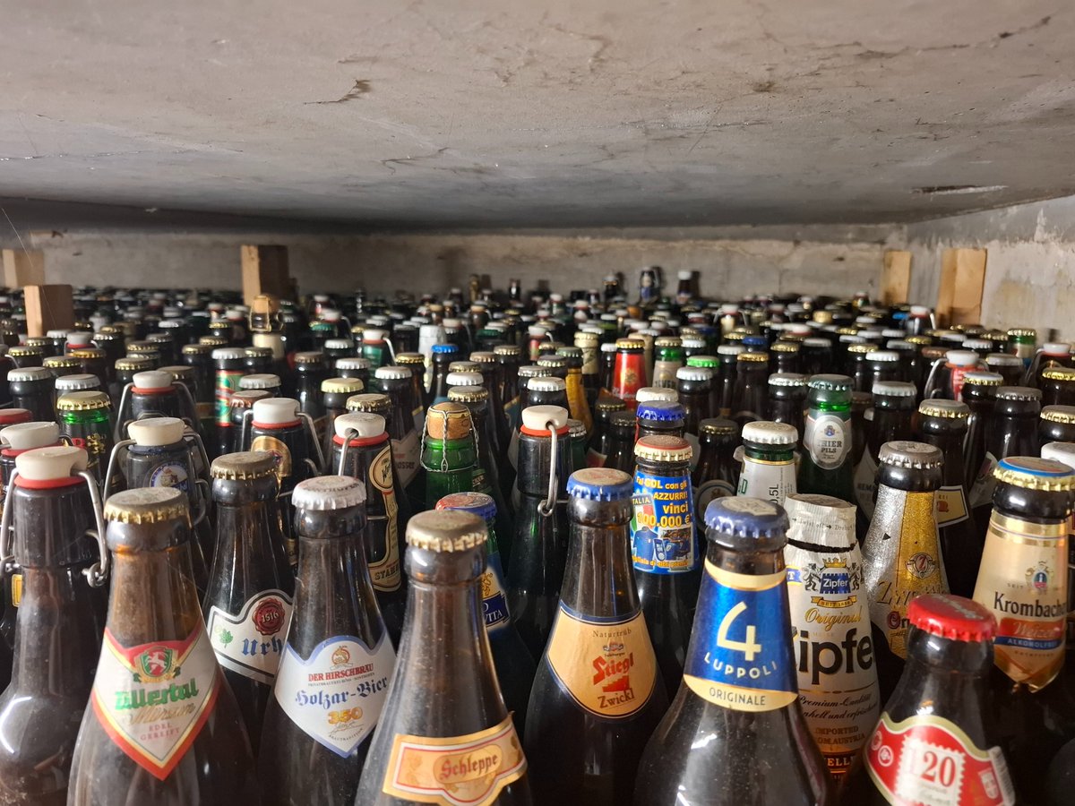 SuperBeerWorld's tweet photo. What you see on display is only part of the collection. πΊ
Around 2,500 more original full beer bottles are currently preserved in storage, waiting to be catalogued, organized or displayed.
Supercollezione Beer World keeps growing.
#BeerCollecting #Breweriana #BeerCollection https://t.co/DJo6uhywy5