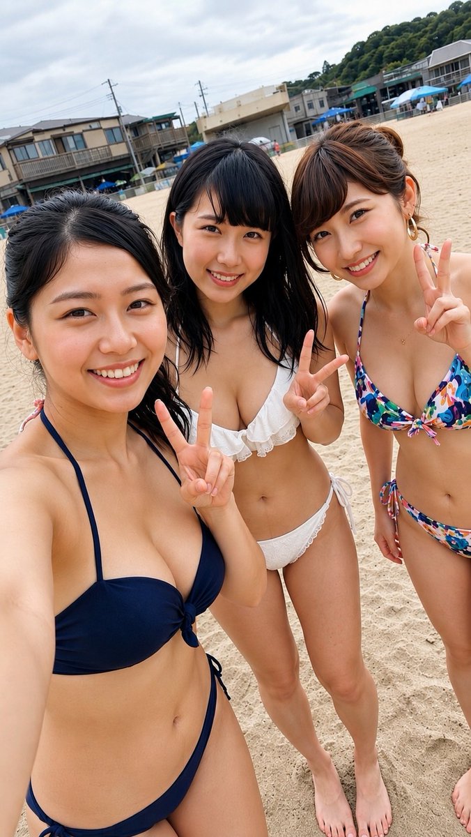 kuroganehigh's tweet photo. なるみ　みく　なほこ
#海
#水着
#素人 https://t.co/GINSiPB1To