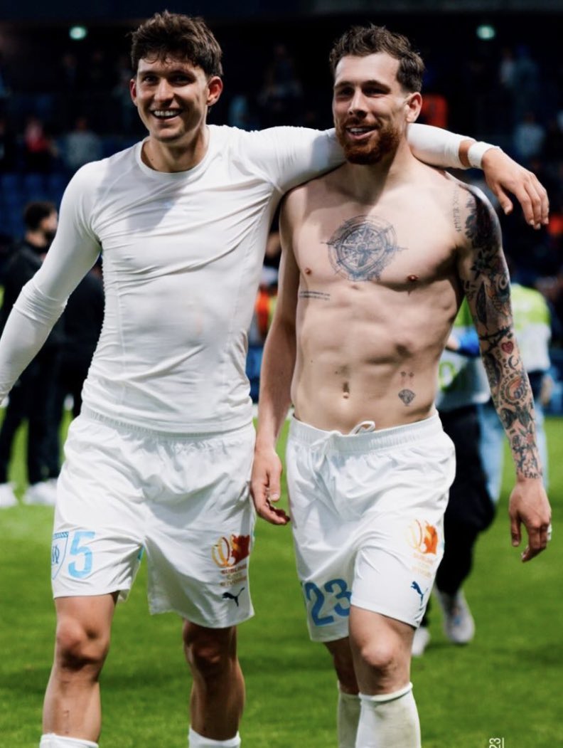 Mercat_OM's tweet photo. 🚨 L’OM aimerait encore vendre Léo Balerdi, Pierre-Emile Højbjerg et Quinten Timber d’ici la fin du mercato. (@Santi_J_FM)

#TeamOM #MercatOM https://t.co/cmoZyxAsph