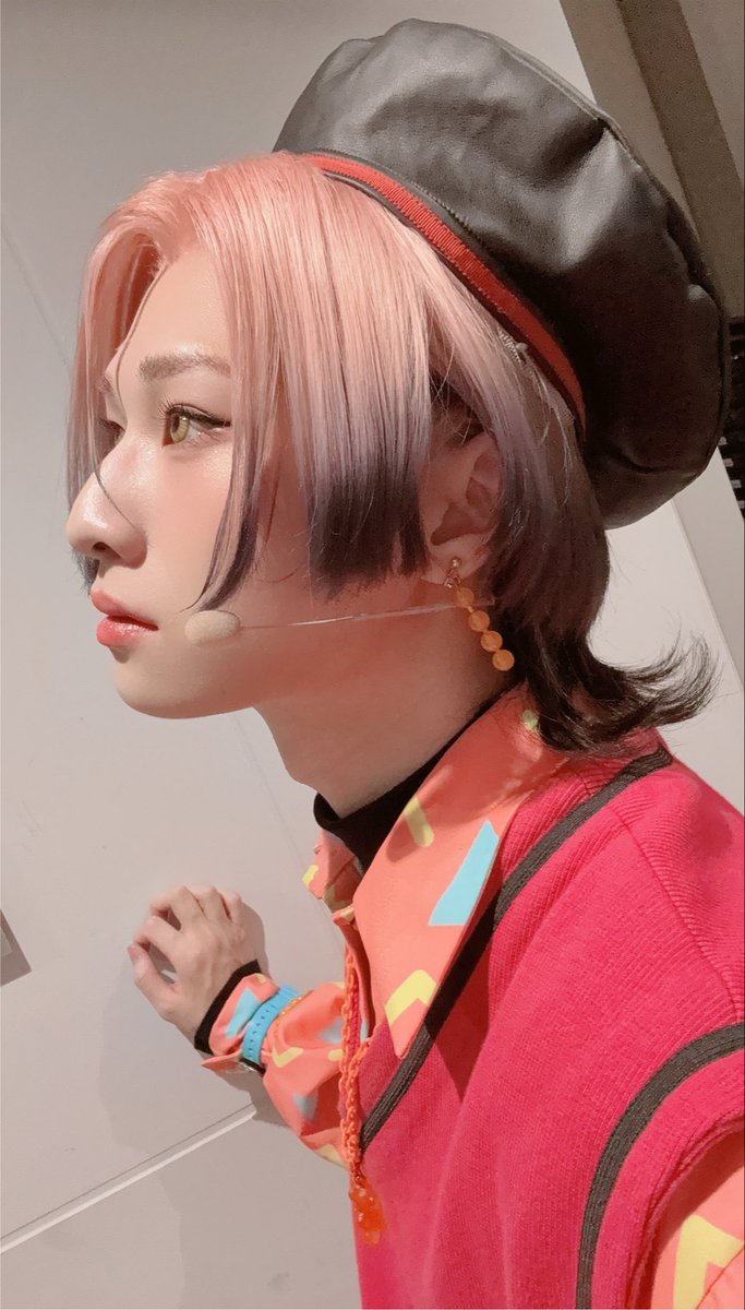 abeshum's tweet photo. #おもステ

2日目

ペンライトうれぴよ🐣
みんなーどうだったかな？ https://t.co/T3sOTMHgpi